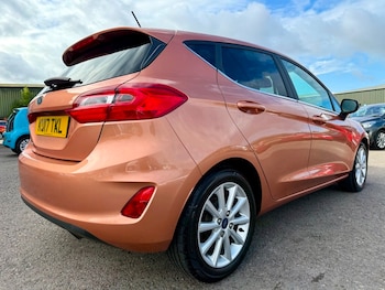 Used Ford Fiesta 2017 for sale - 76500572: Photo