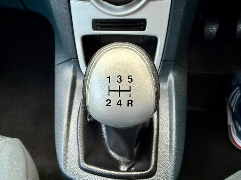 Used Ford Fiesta 2010 for sale - 76500584: Photo 24