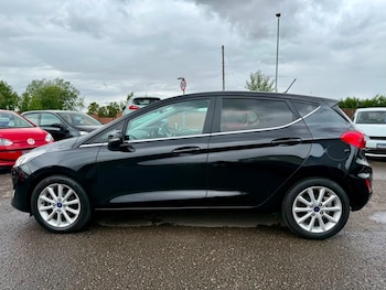 Used Ford Fiesta 2017 for sale - 76500564: Photo