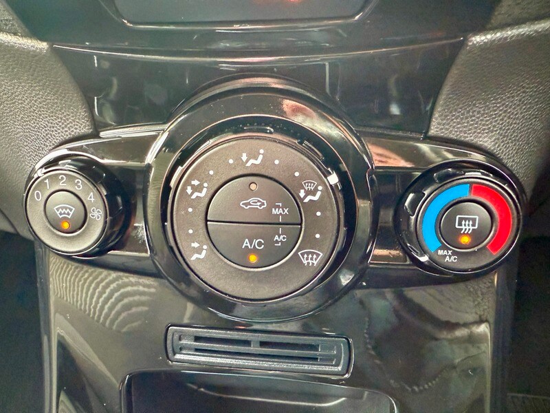 Used Ford Fiesta 2014 for sale - 76500605: Photo 21