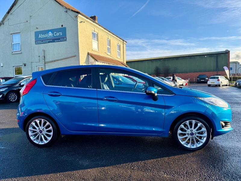 Used Ford Fiesta 2015 for sale - 76962869: Photo 2