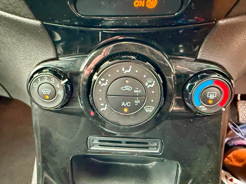 Used Ford Fiesta 2013 for sale - 76500597: Photo 22