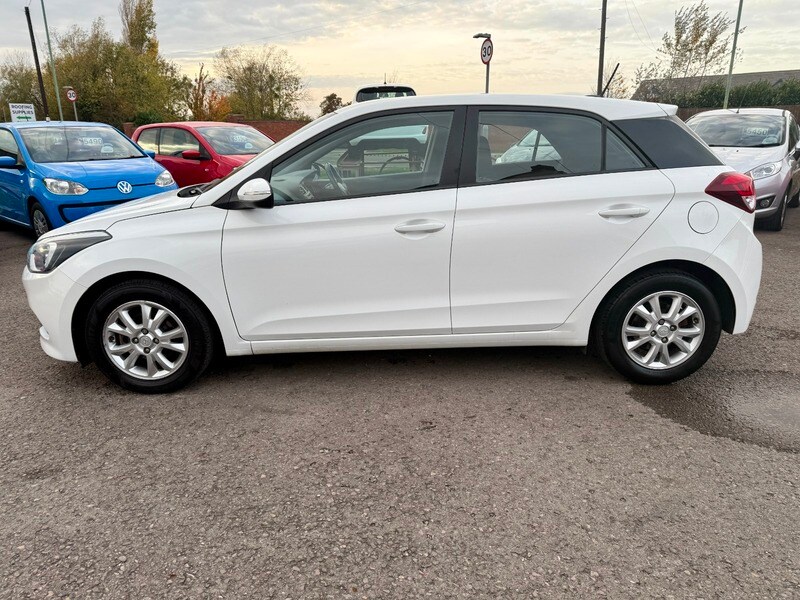 Used Hyundai i20 2017 for sale - 76500611: Photo 10