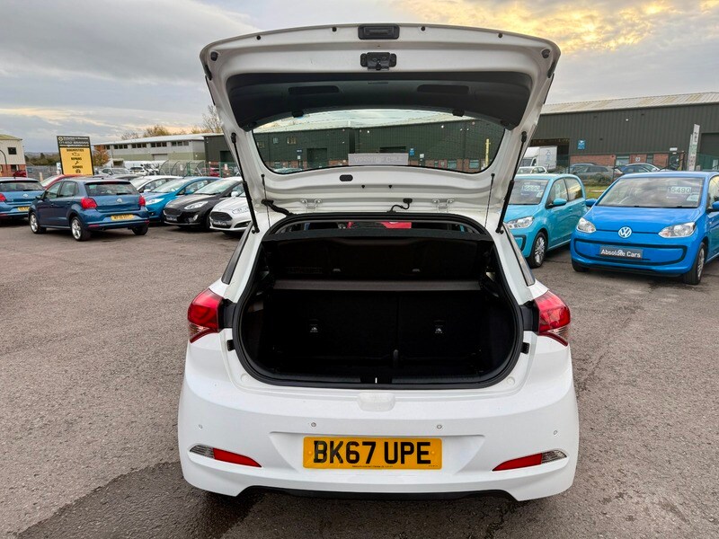 Used Hyundai i20 2017 for sale - 76500611: Photo 14