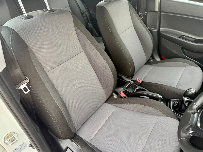 Used Hyundai i20 2017 for sale - 76500611: Photo 18