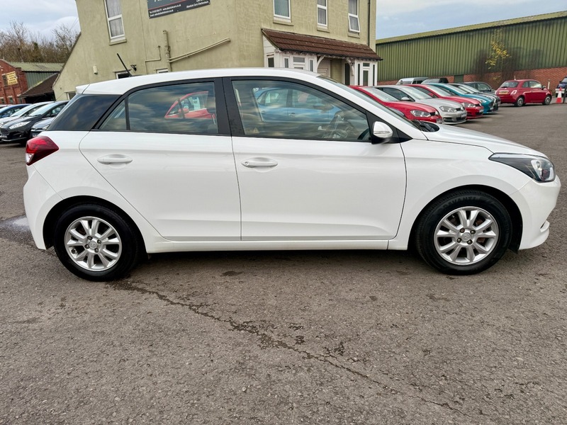 Used Hyundai i20 2017 for sale - 76500611: Photo 4