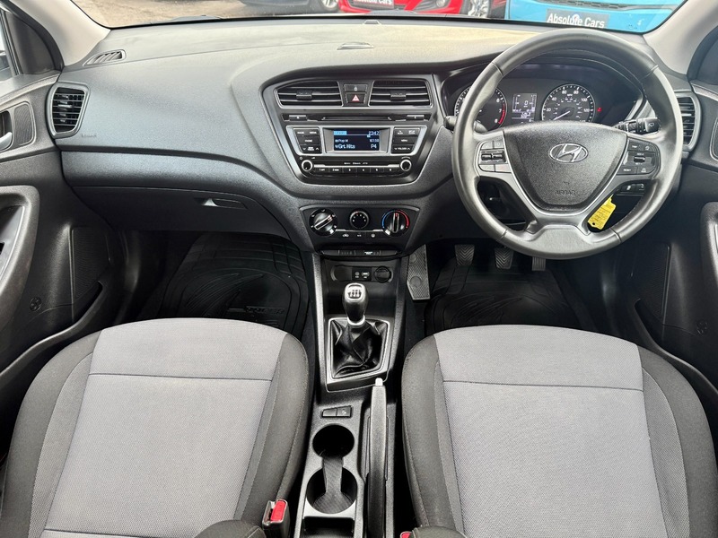 Used Hyundai i20 2017 for sale - 76500611: Photo 5