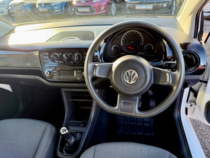 Used Volkswagen up! 2014 for sale - 76798949: Photo 2