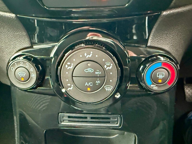 Used Ford Fiesta 2014 for sale - 76500610: Photo 23