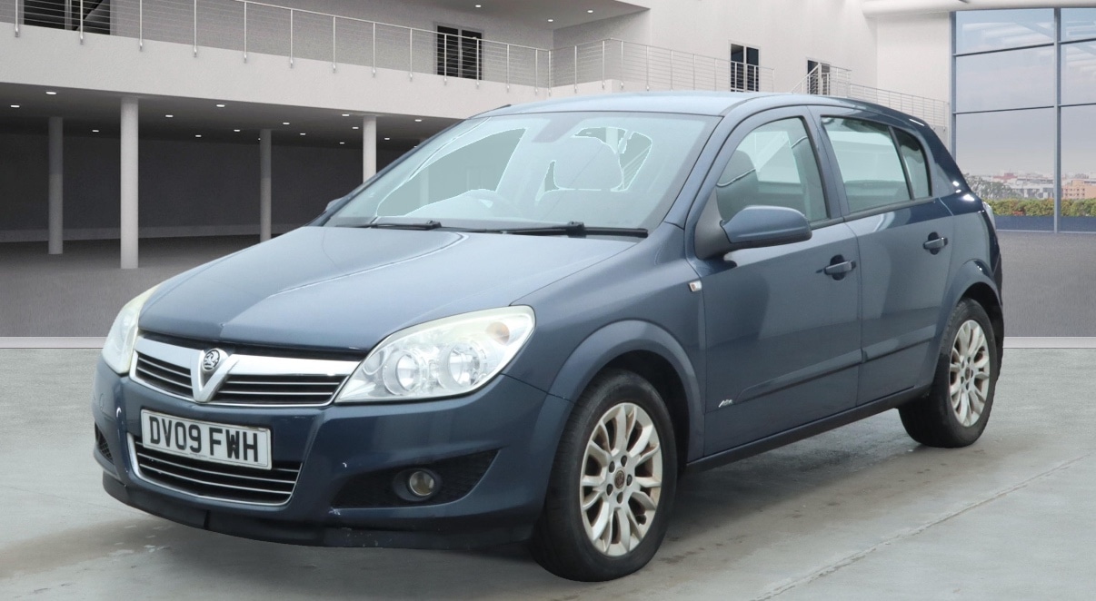 Used Vauxhall Astra 2009 for sale - 76743652: Photo 2