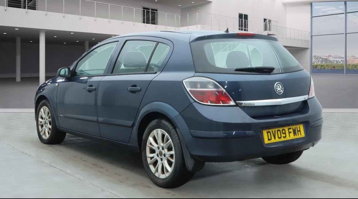Used Vauxhall Astra 2009 for sale - 76743652: Photo 3
