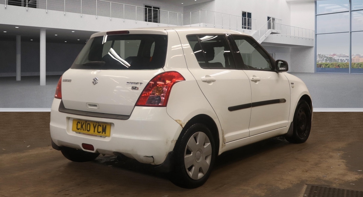 Used Suzuki Swift 2010 for sale - 77564252: Photo 4