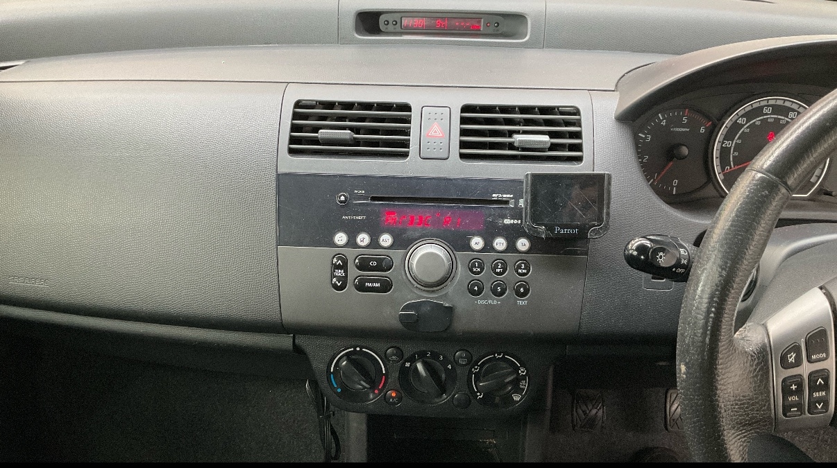 Used Suzuki Swift 2010 for sale - 77564252: Photo 9