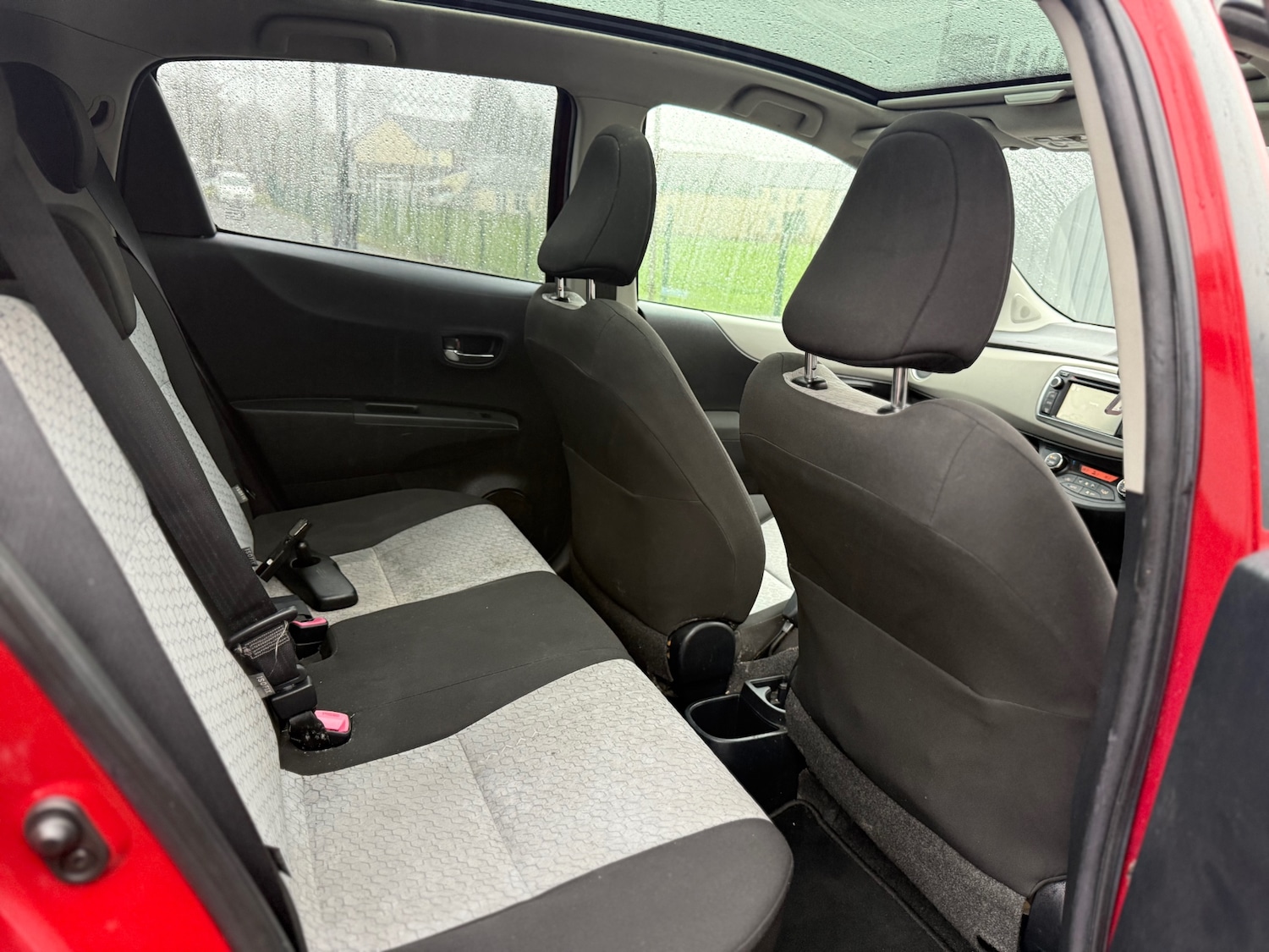 Used Toyota Yaris 2012 for sale - 77522442: Photo 23