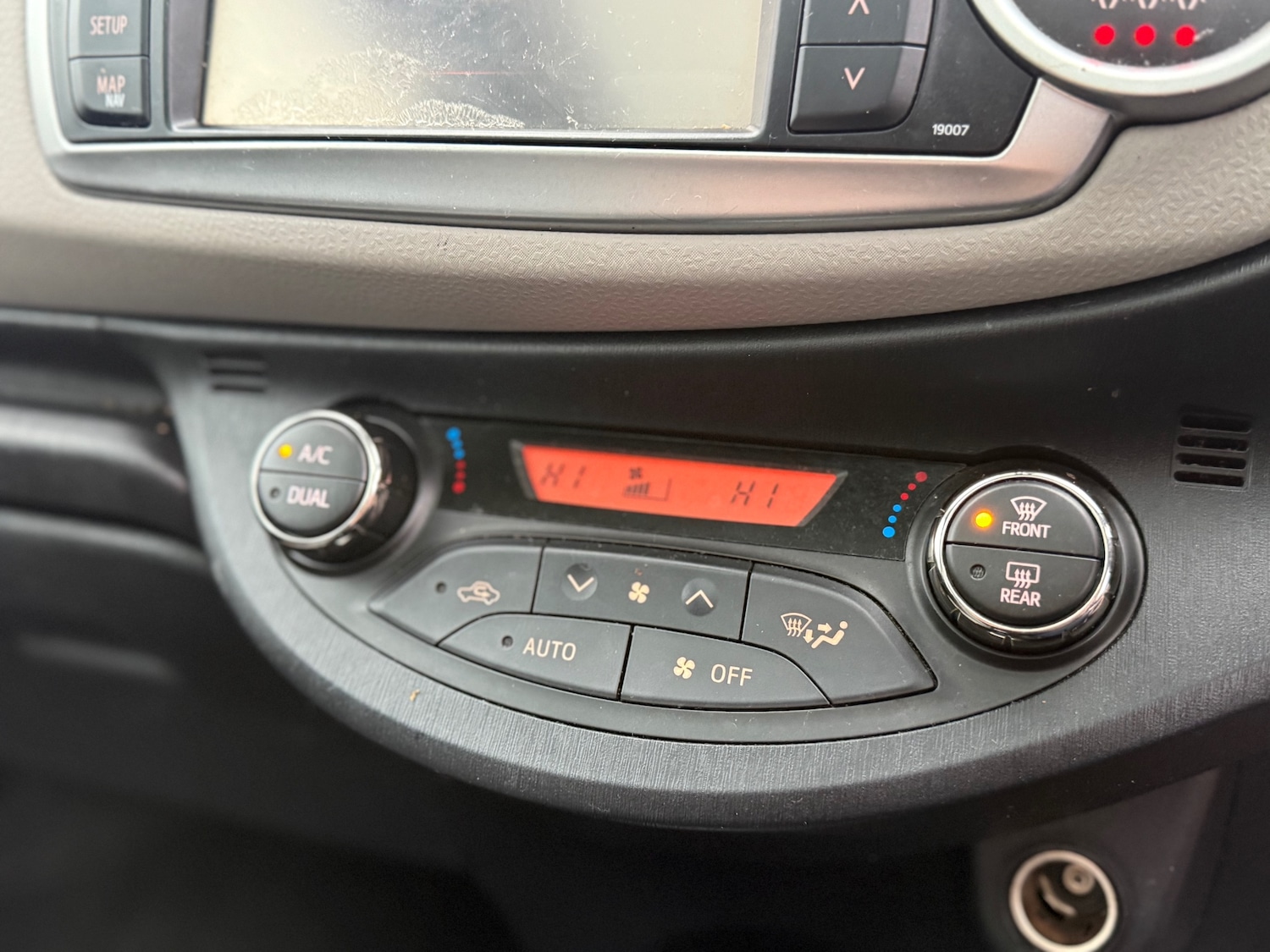 Used Toyota Yaris 2012 for sale - 77522442: Photo 27