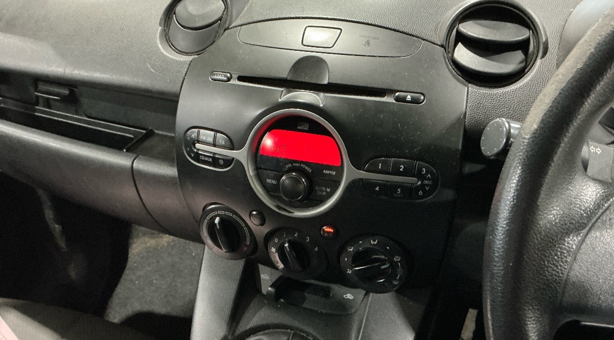 Used Mazda Mazda2 2009 for sale - 77525243: Photo 9