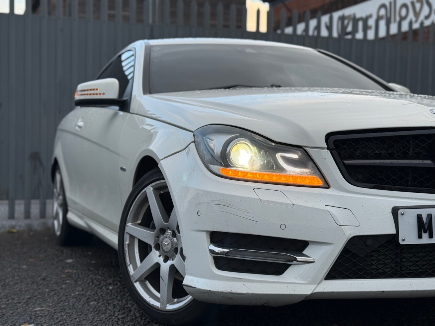Used Mercedes-Benz C Class 2011 for sale - 76741550: Photo 2