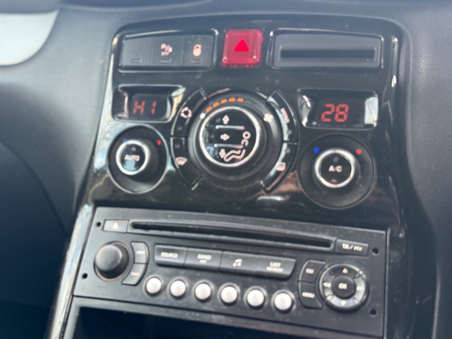 Used Citroen C3 Picasso 2010 for sale - 77564278: Photo 24