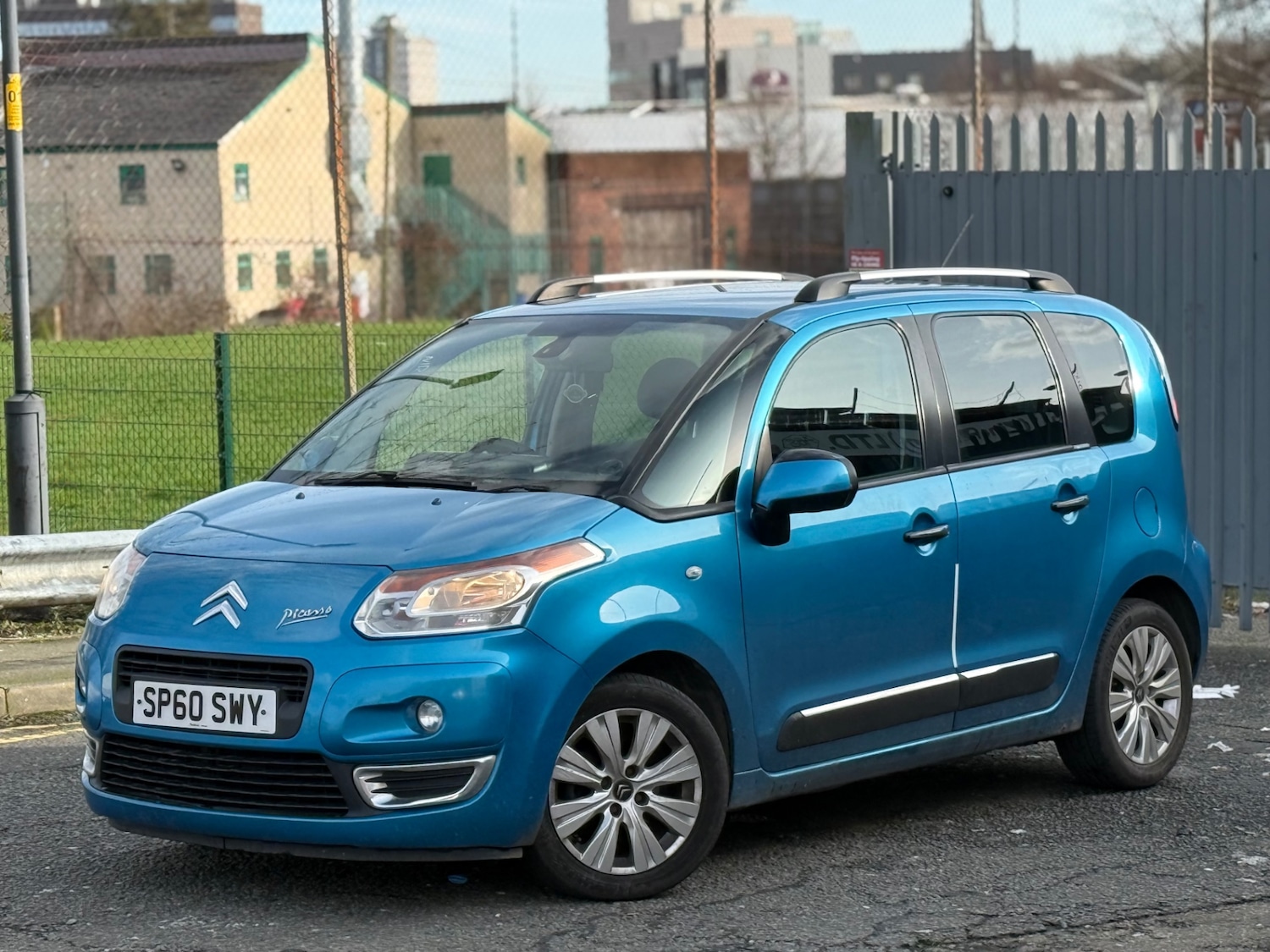 Used Citroen C3 Picasso 2010 for sale - 77564278: Photo 3