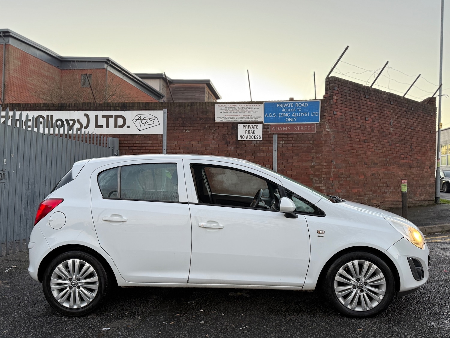 Used Vauxhall Corsa 2013 for sale - 77008885: Photo 10
