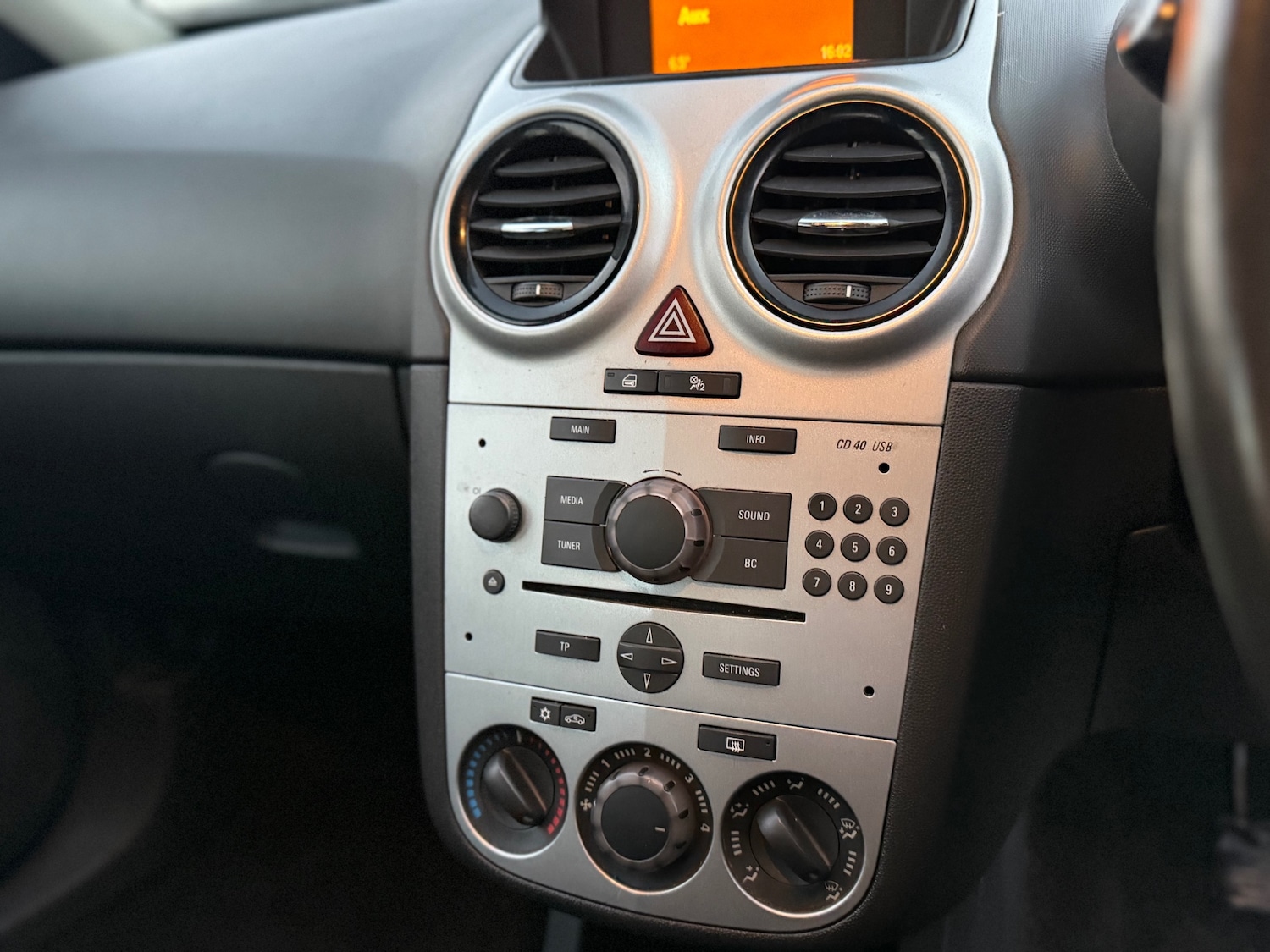 Used Vauxhall Corsa 2013 for sale - 77008885: Photo 26