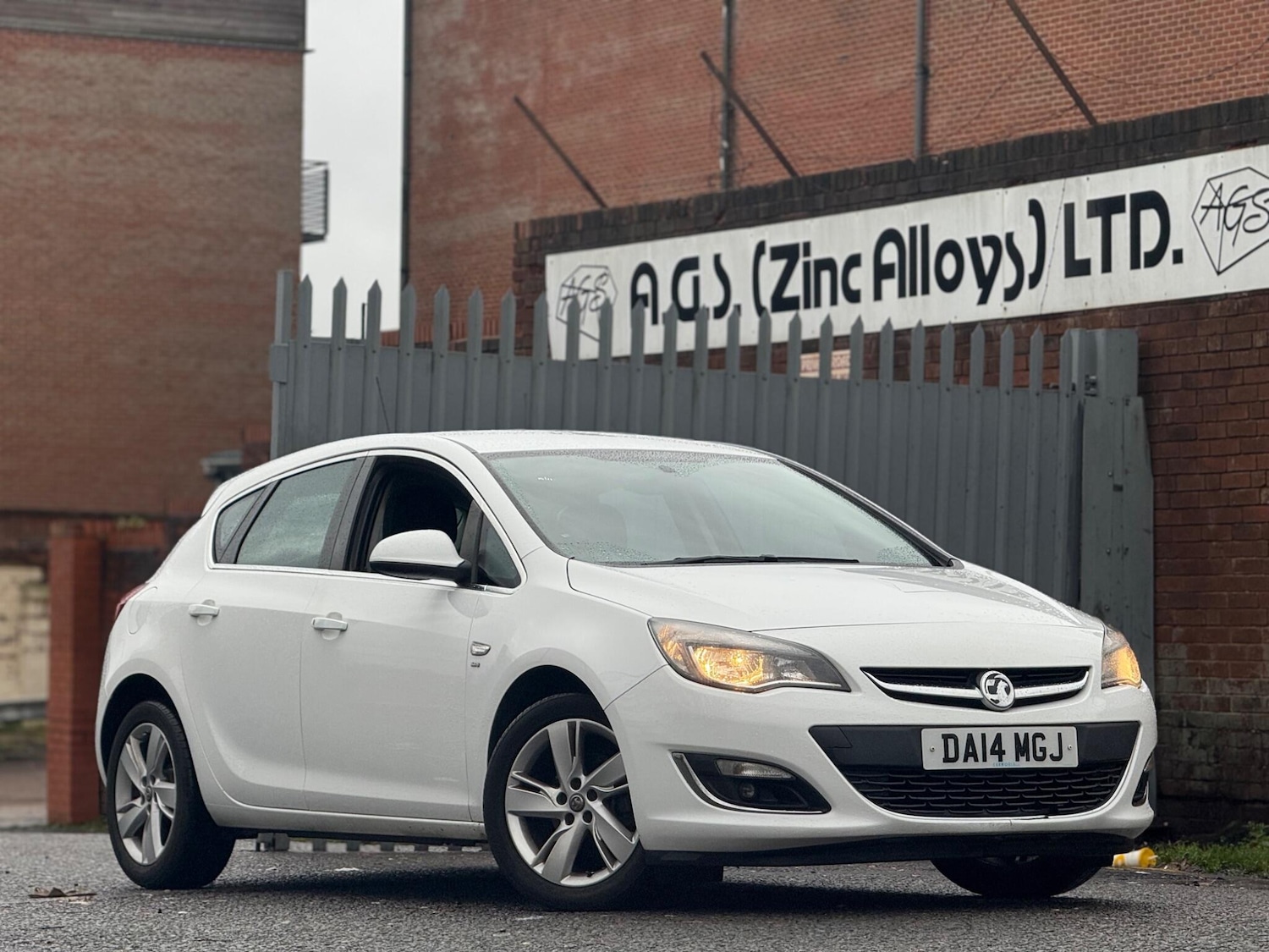 Used Vauxhall Astra 2014 for sale - 76561108: Photo 1