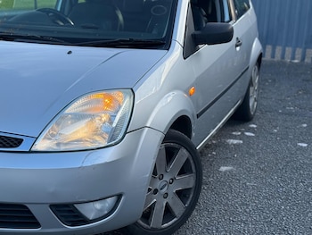 Used Ford Fiesta 2004 for sale - 76397892: Photo