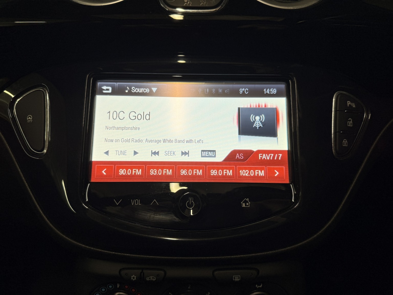 Used Vauxhall ADAM 2015 for sale - 77176178: Photo 21