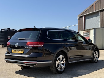 Used Volkswagen Passat 2016 for sale - 79631514: Photo