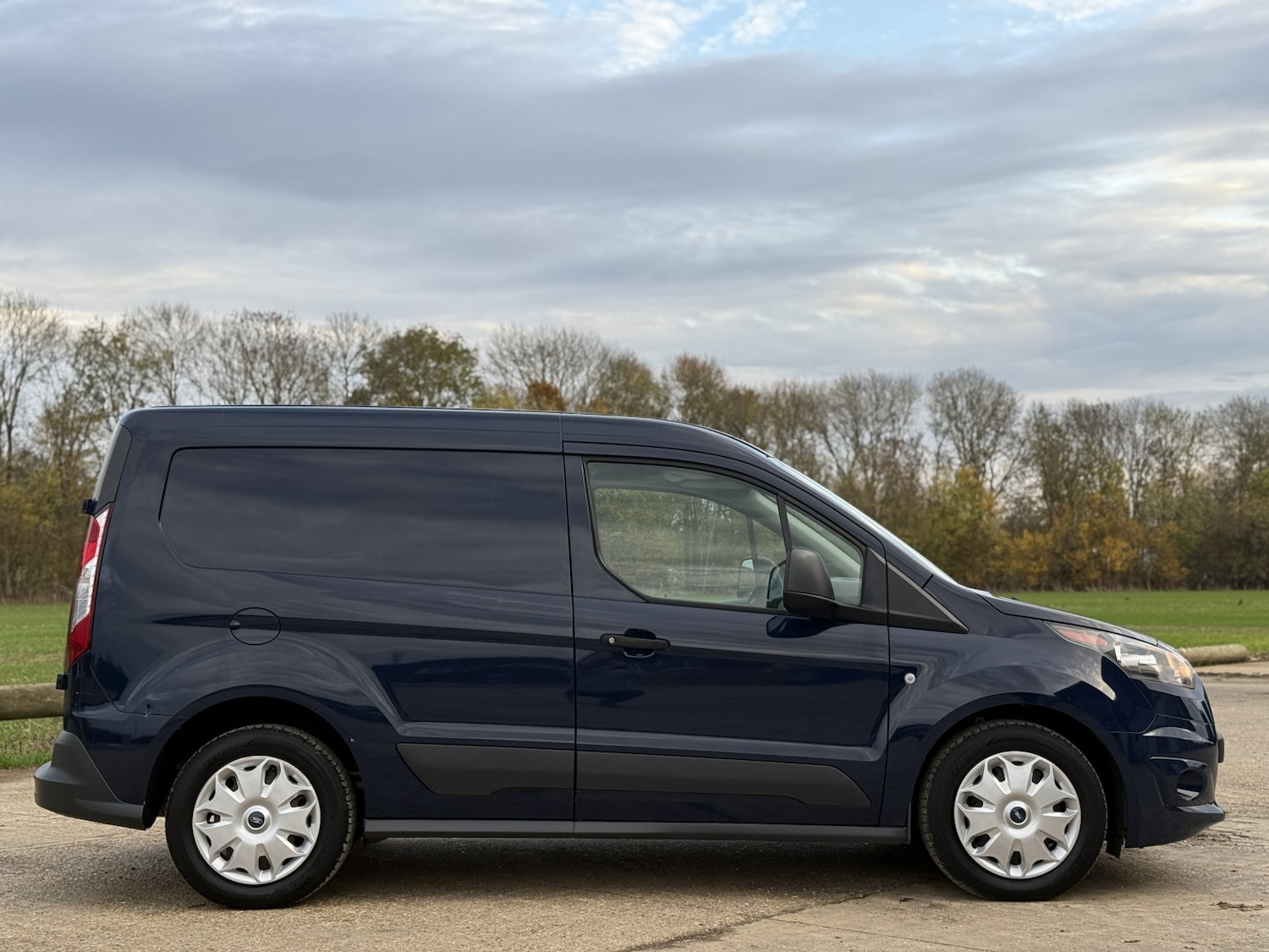 Used Ford Transit Connect 2017 for sale - 76488716: Photo 2