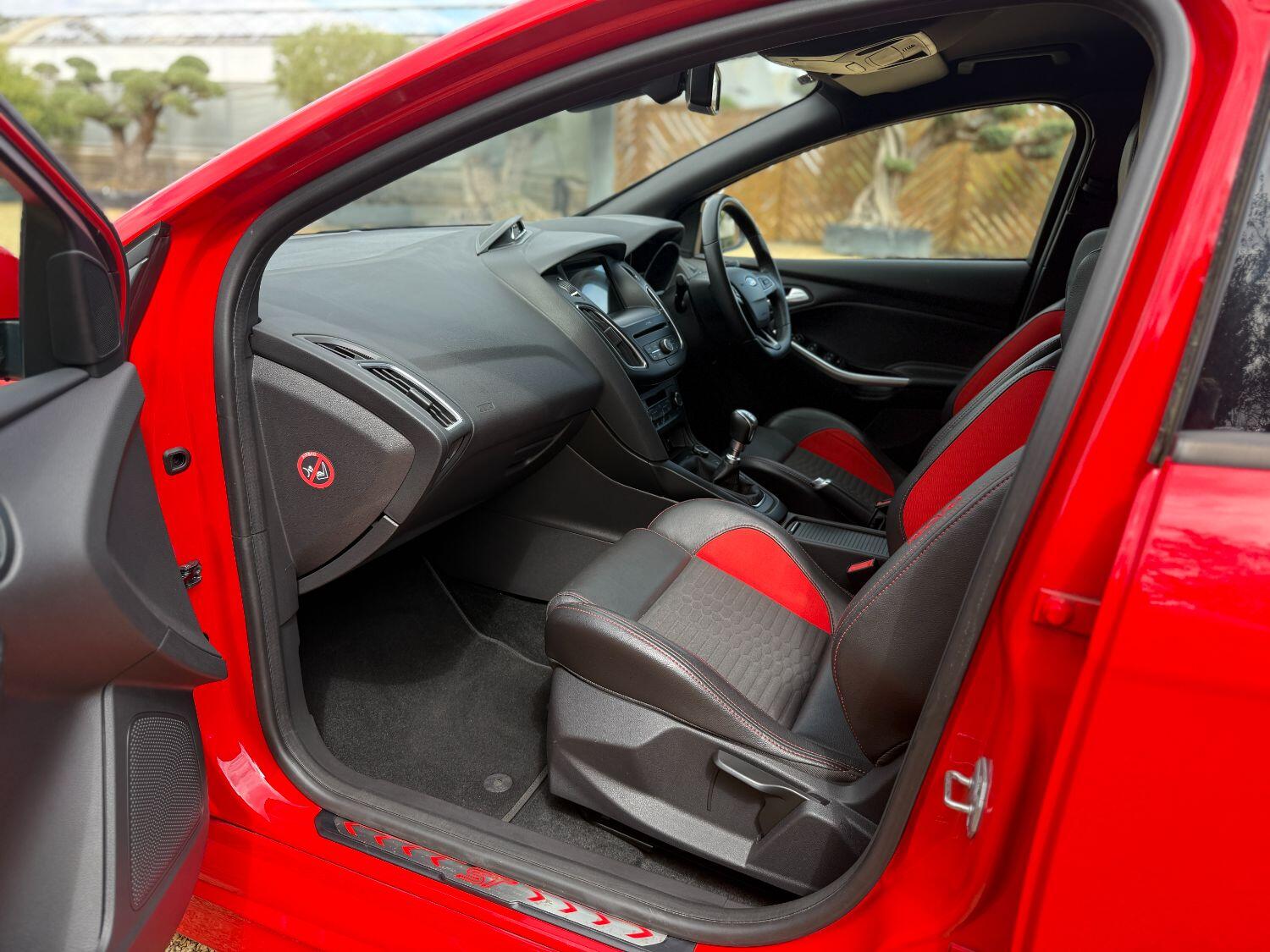 Used Ford Focus 2017 for sale - 77176181: Photo 15