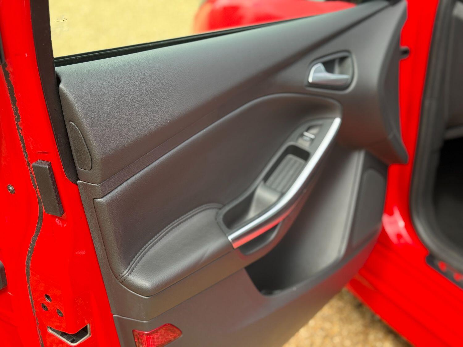 Used Ford Focus 2017 for sale - 77176181: Photo 16