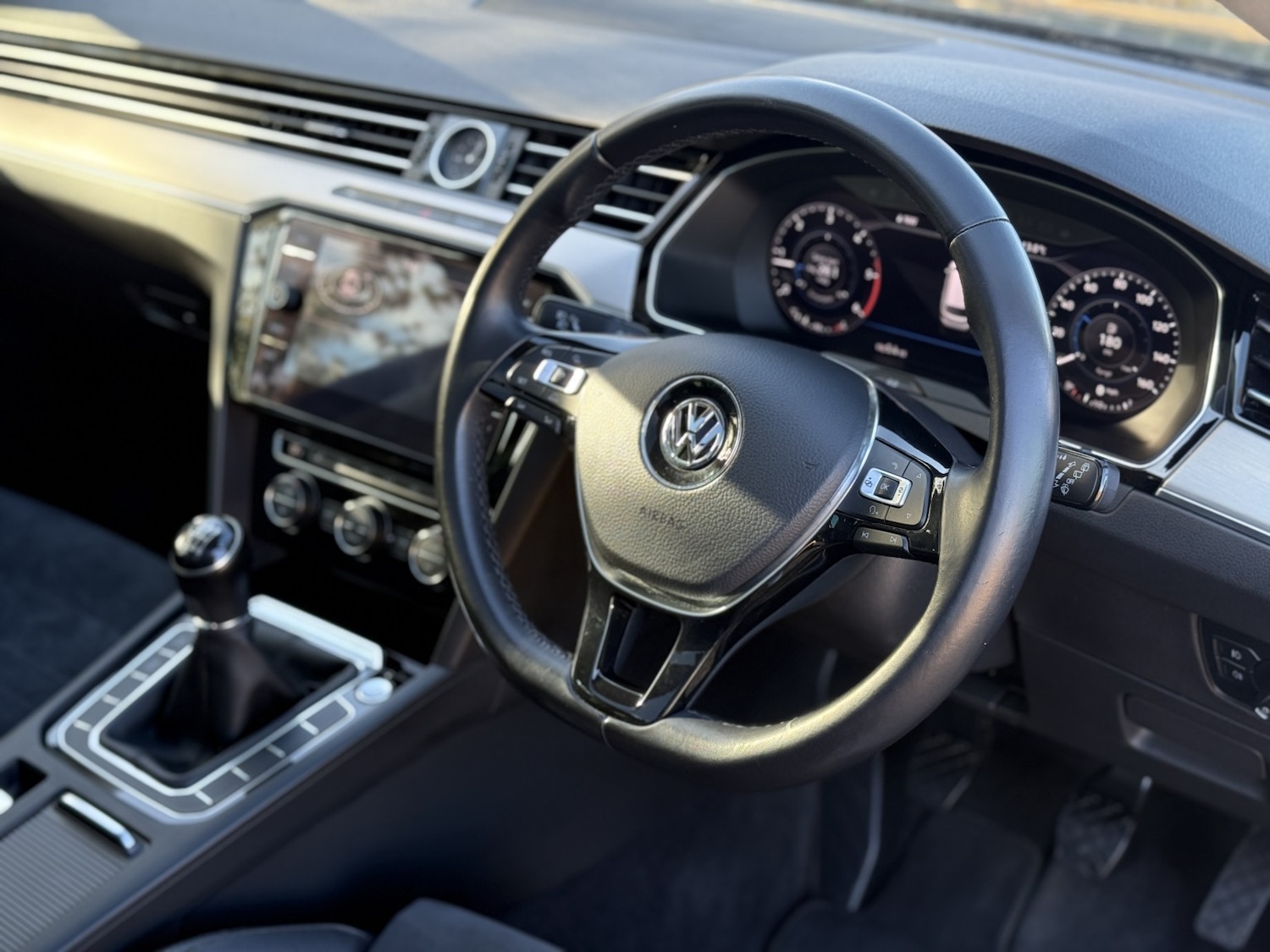 Used Volkswagen Passat 2018 for sale - 76387367: Photo 18