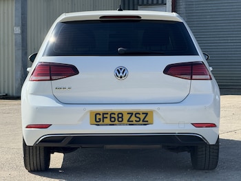 Used Volkswagen Golf 2018 for sale - 77968656: Photo