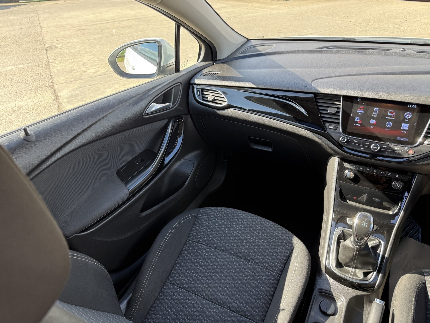 Used Vauxhall Astra 2017 for sale - 78112143: Photo 17