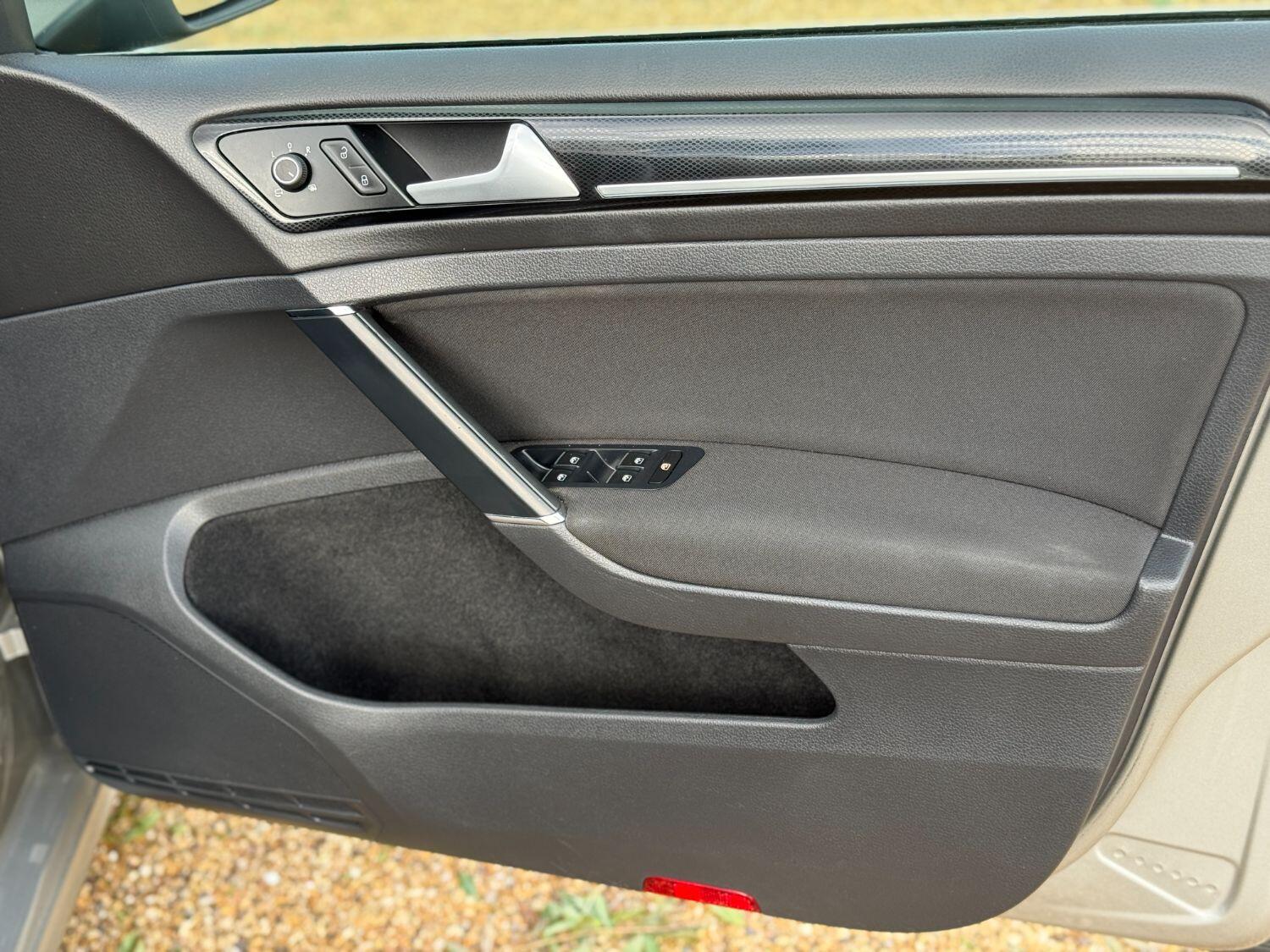 Used Volkswagen Golf 2015 for sale - 77176184: Photo 21