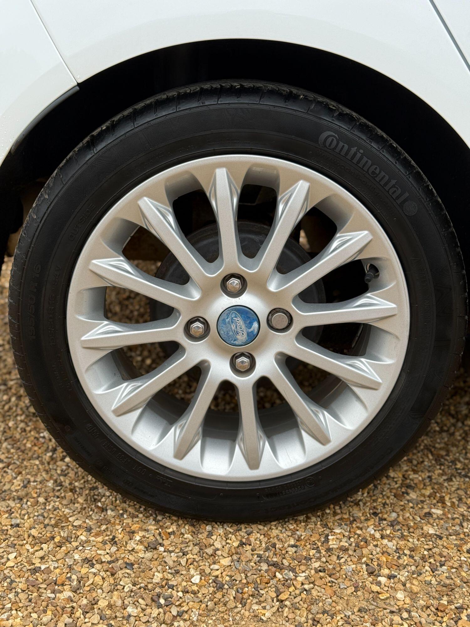 Used Ford Fiesta 2015 for sale - 76757004: Photo 11