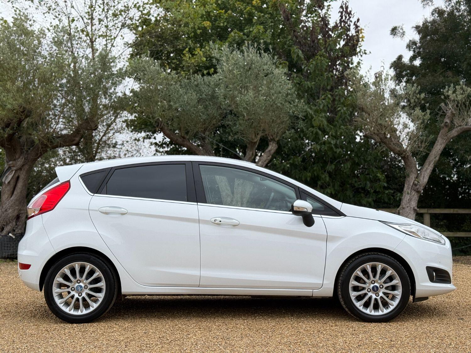 Used Ford Fiesta 2015 for sale - 76757004: Photo 9