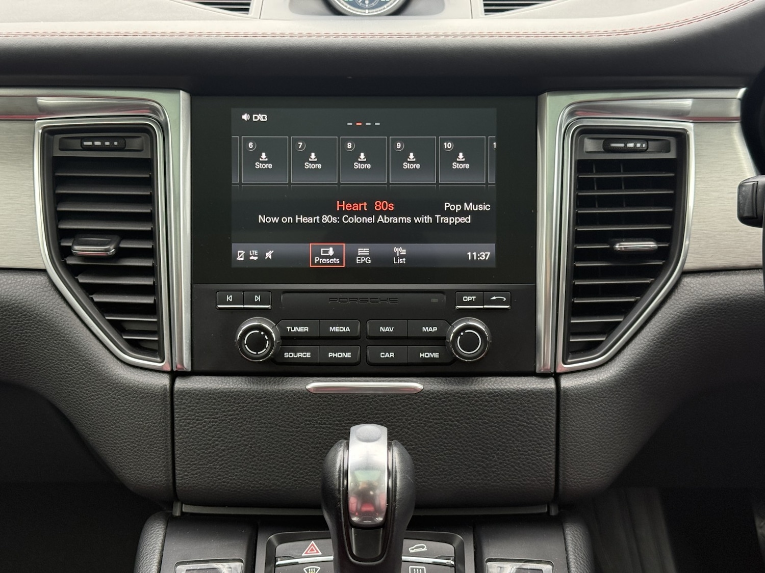 Used Porsche Macan 2017 for sale - 76541601: Photo 31