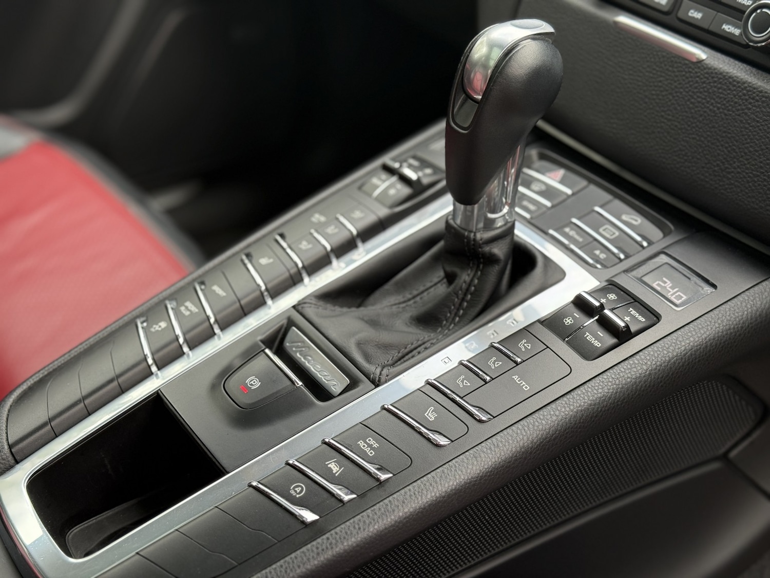 Used Porsche Macan 2017 for sale - 76541601: Photo 33