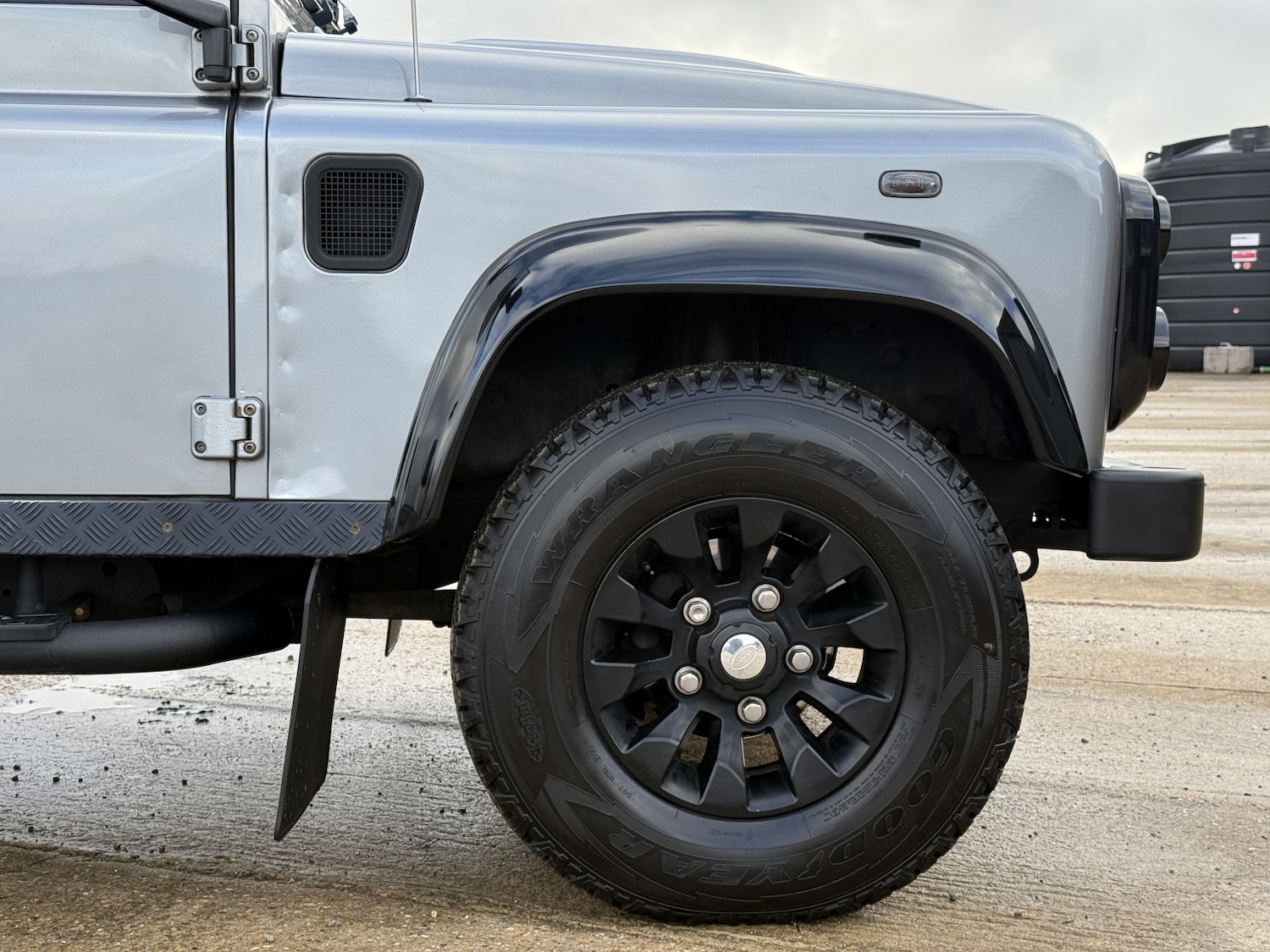 Used Land Rover Defender 90 2012 for sale - 77438305: Photo 11