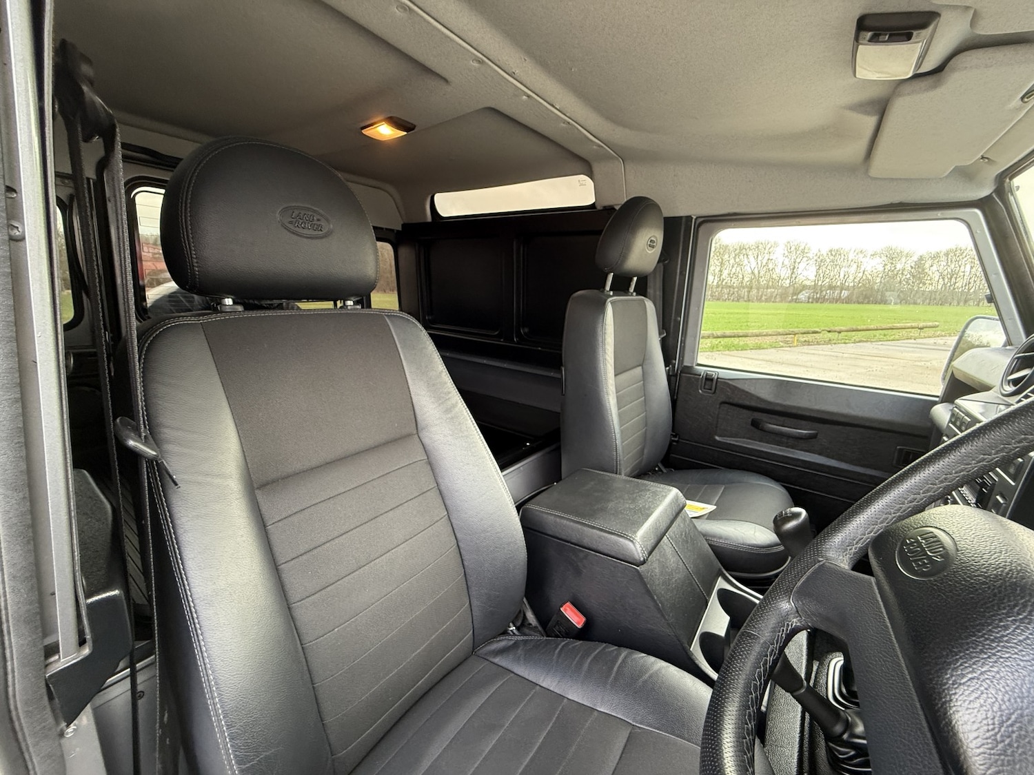 Used Land Rover Defender 90 2012 for sale - 77438305: Photo 23