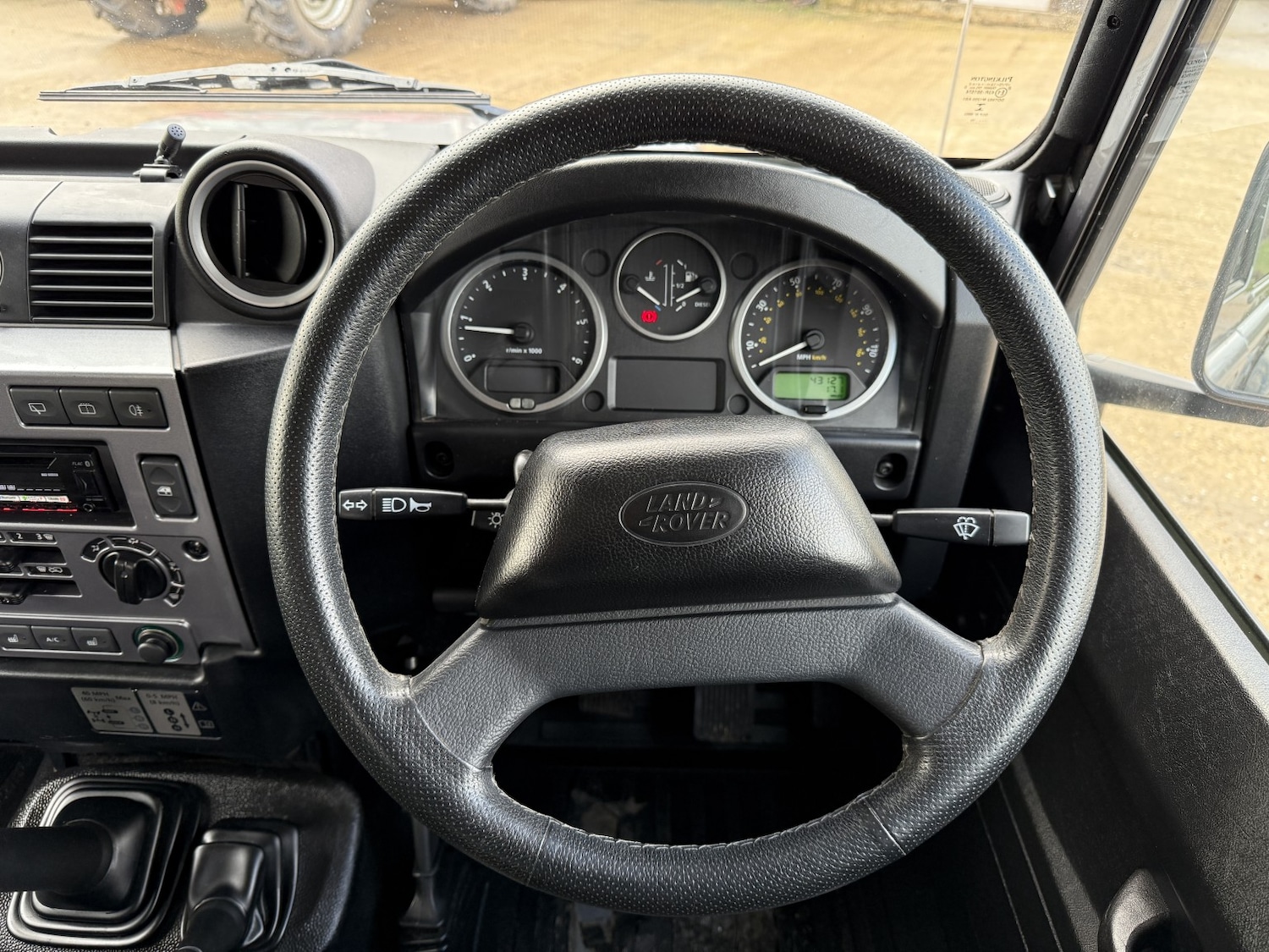 Used Land Rover Defender 90 2012 for sale - 77438305: Photo 26