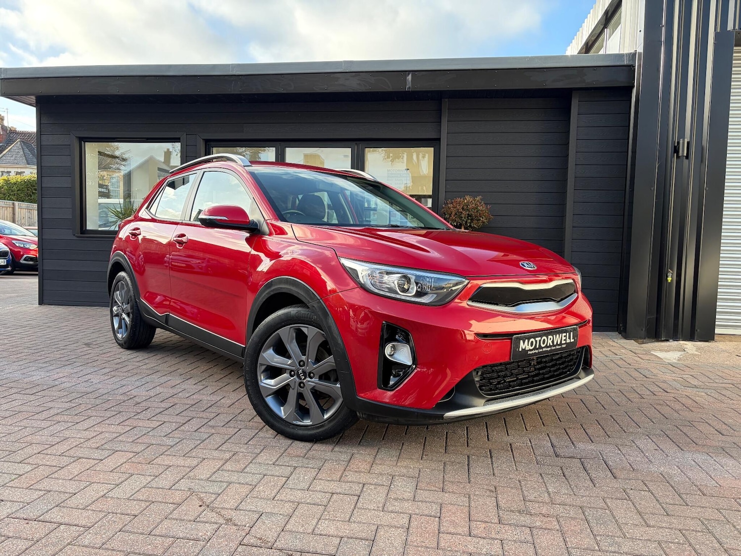 Used Kia Stonic 2018 for sale - 76377479: Photo 1