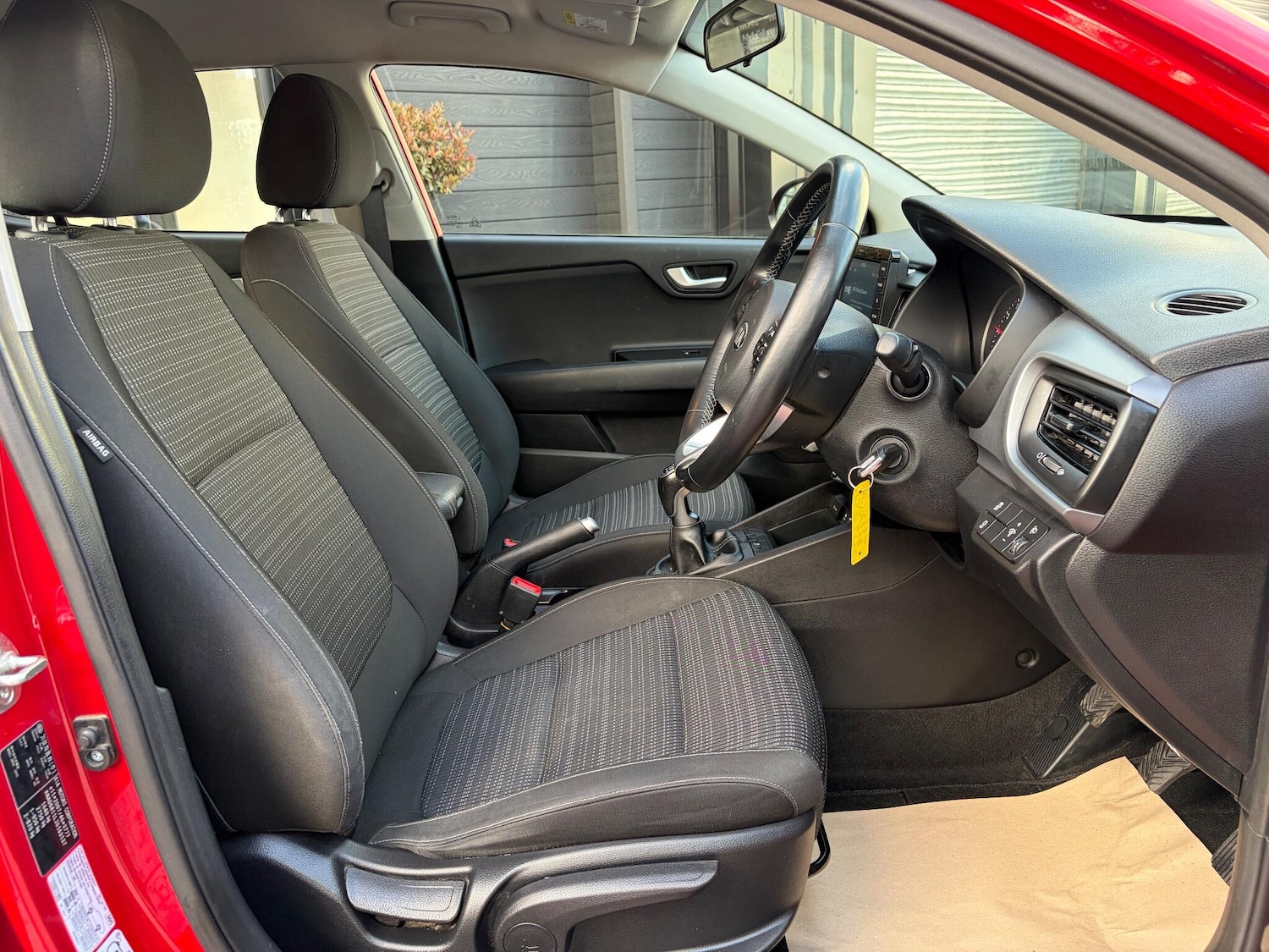 Used Kia Stonic 2018 for sale - 76377479: Photo 11
