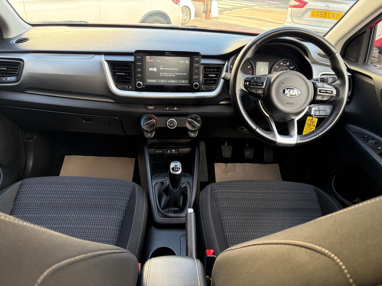 Used Kia Stonic 2018 for sale - 76377479: Photo 12