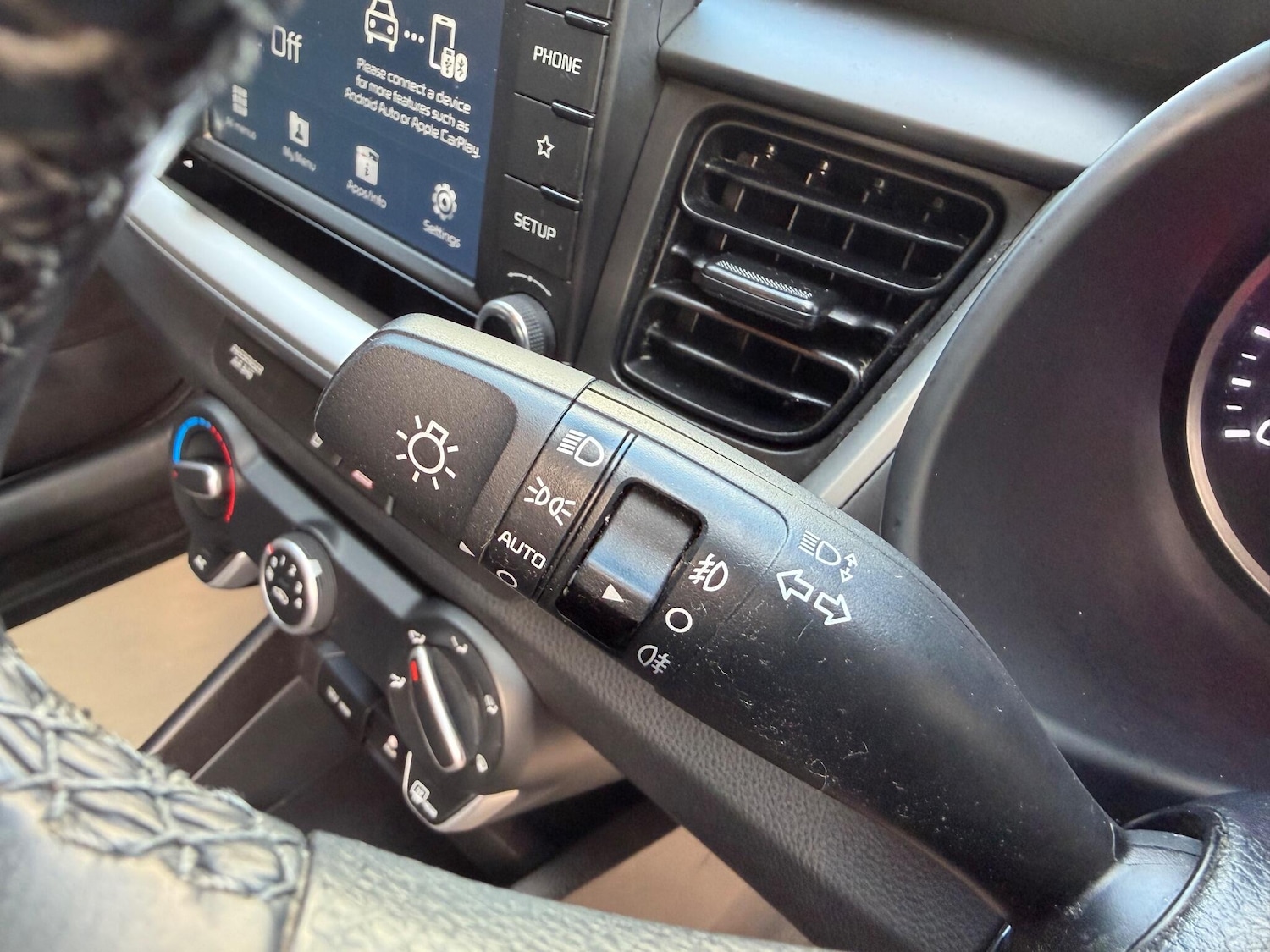 Used Kia Stonic 2018 for sale - 76377479: Photo 18