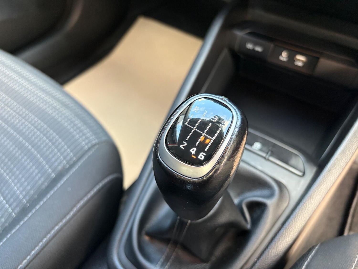 Used Kia Stonic 2018 for sale - 76377479: Photo 22