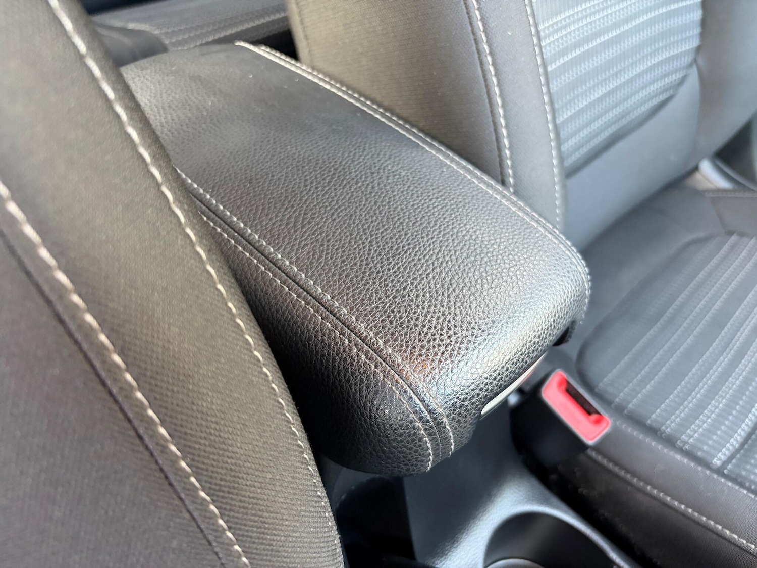 Used Kia Stonic 2018 for sale - 76377479: Photo 23