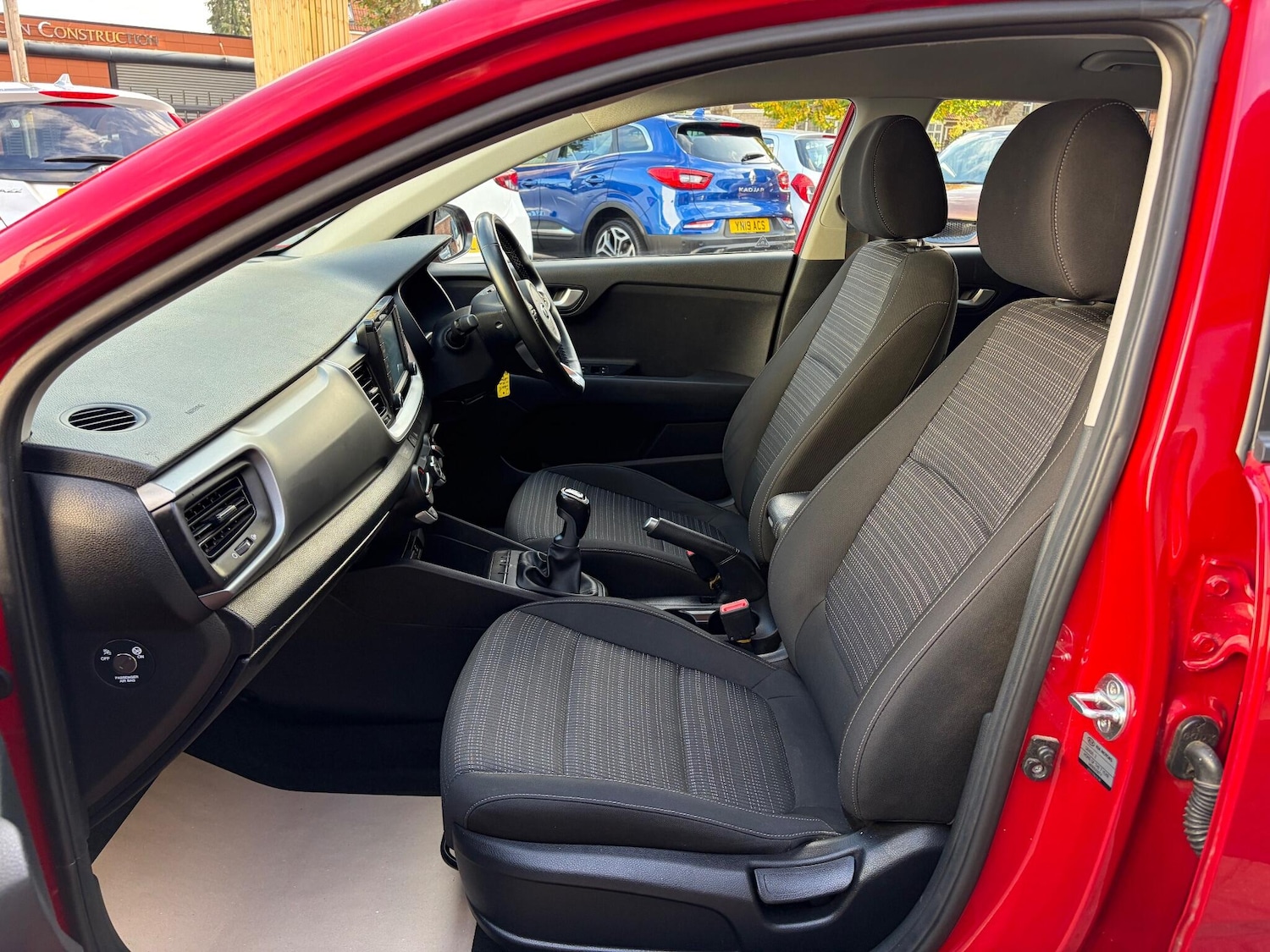 Used Kia Stonic 2018 for sale - 76377479: Photo 27